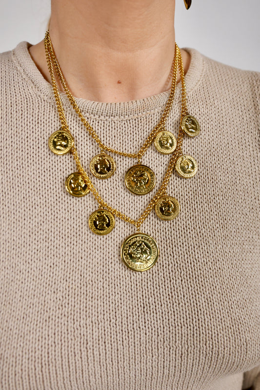 Collier élégance dorée en acier inoxydable